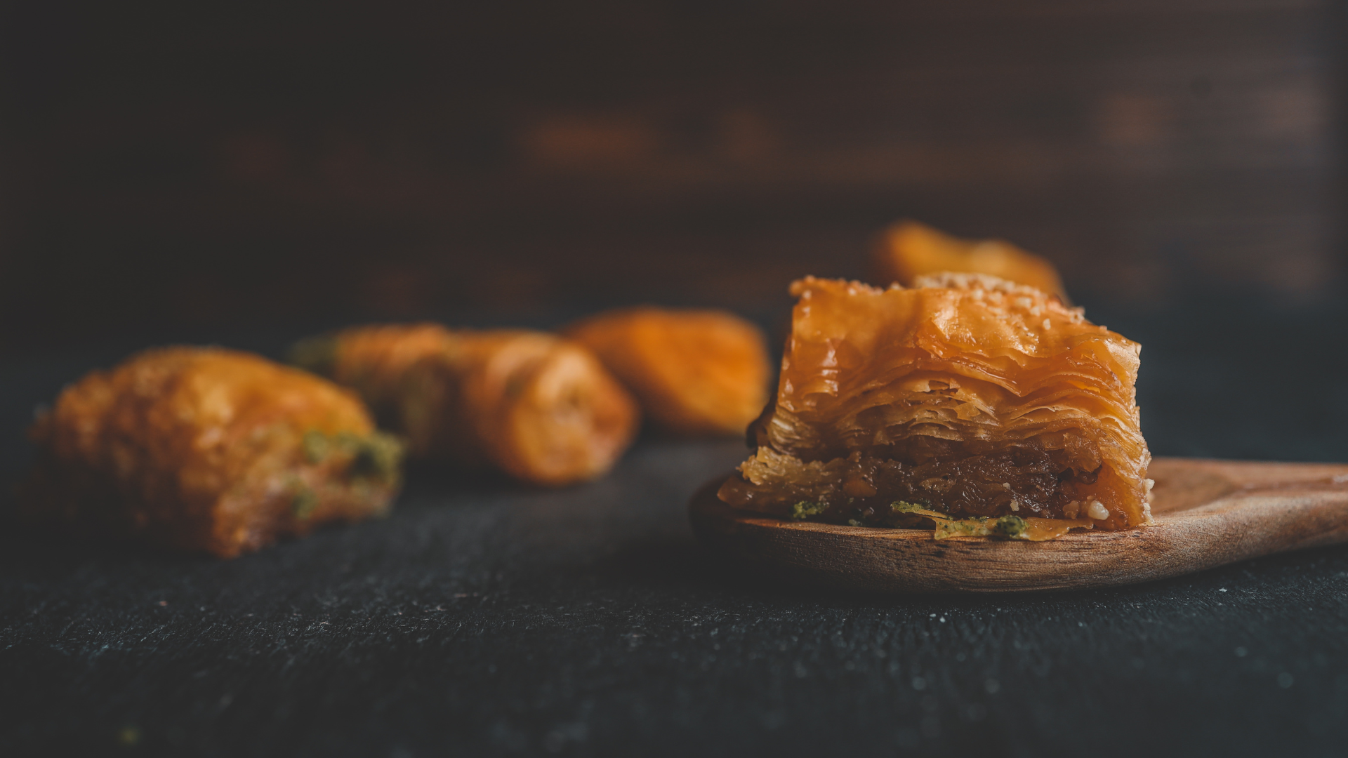 Pikante Oliven-Baklava