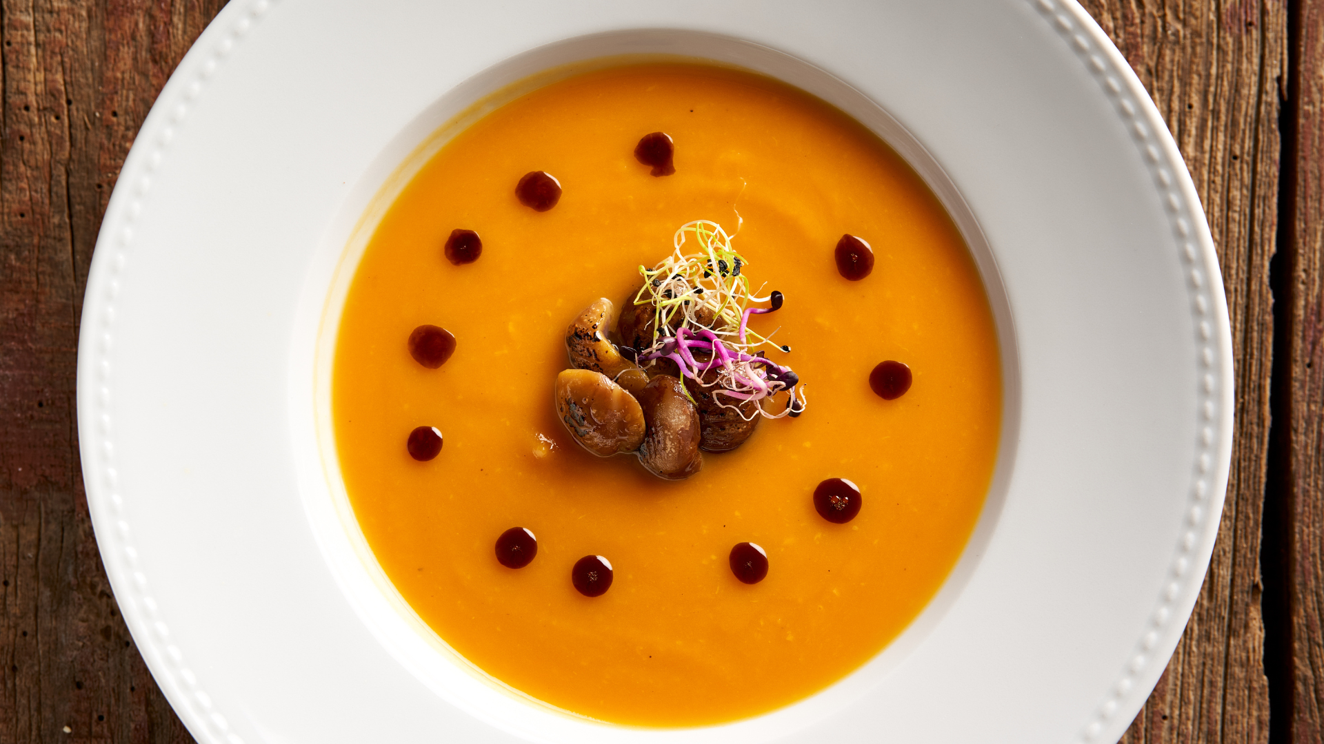 Kastanien- und Kürbissuppe